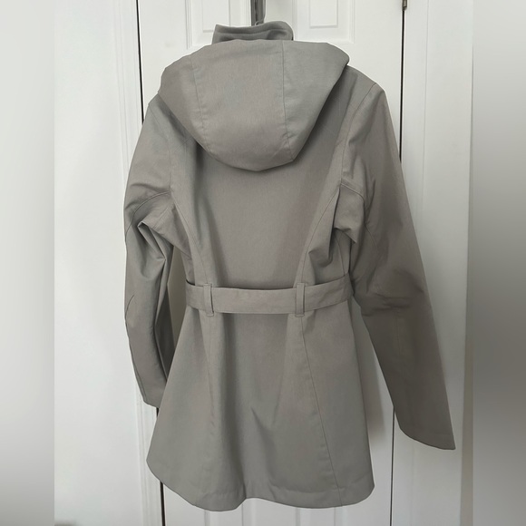 Elegant Columbia Rain Jacket - Picture 3 of 6